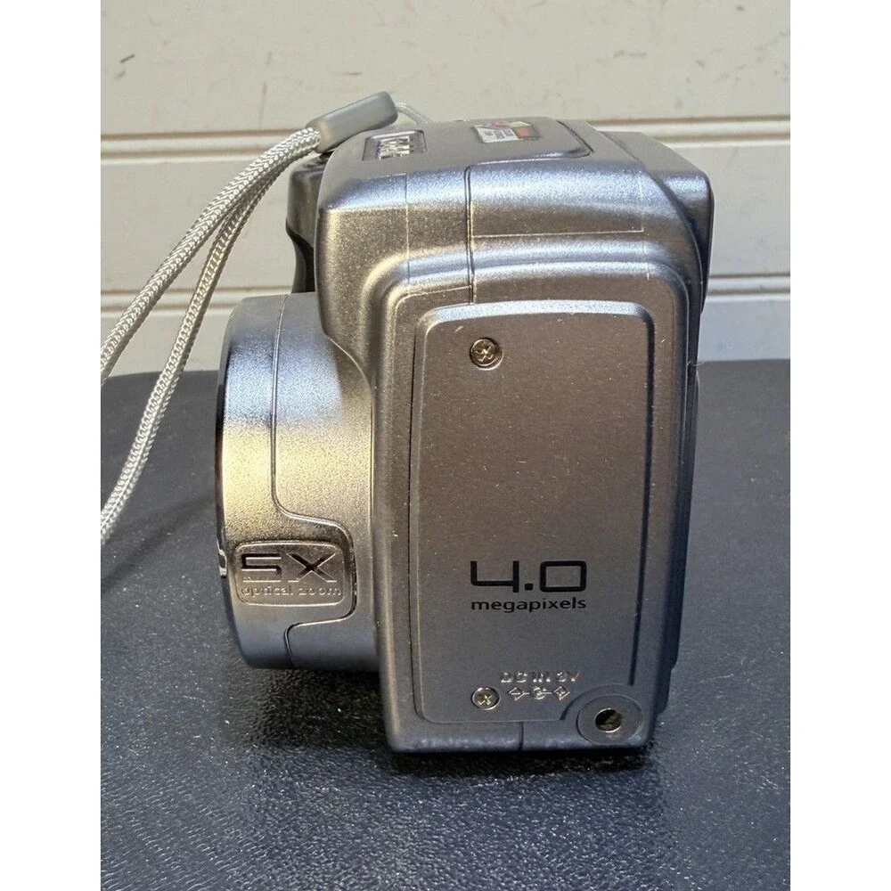 Kodak EasyShare Z700 4.0 MP 5x Digital Camera With SD Memory Card *tested*